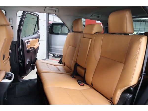 2018 Toyota Fortuner 2.8 V 4WD SUV AT  (ปี 15-18) B5837 รูปที่ 6